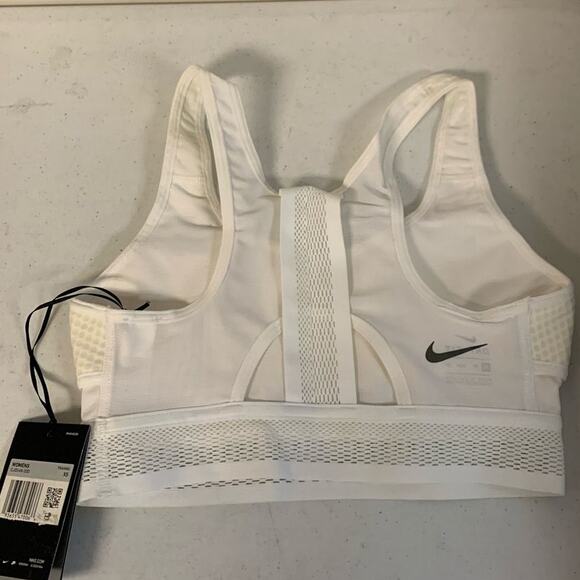 Nike Women’s XS Swoosh Ultrabreathe Sports Bra, White - Picture 2 of 6